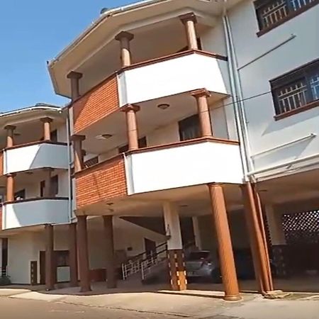The Abode Apartments Lake View & Breakfast Suite Near Beach Entebbe Extérieur photo