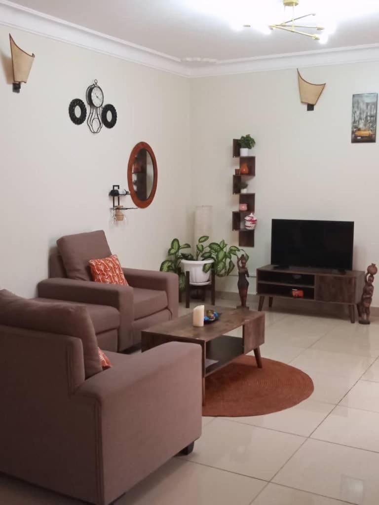 The Abode Apartments Lake View & Breakfast Suite Near Beach Entebbe Extérieur photo